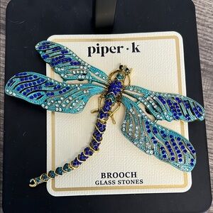 Piper K Dragonfly Brooch ✨